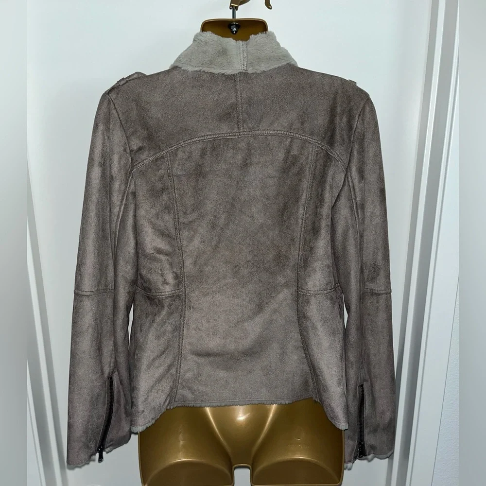 Lovestitch Jacket - Picture 3 of 7
